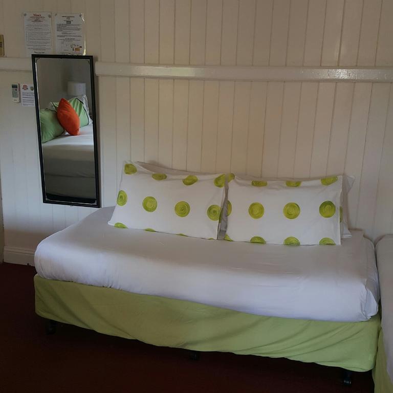 Joes Waterhole Hotel Eumundi Eksteriør bilde